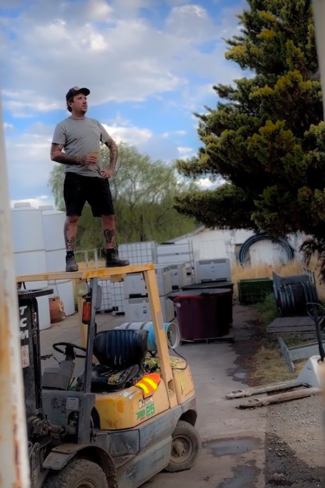 2025 DEFIALY 'Pretty Much Red' Chilled Red